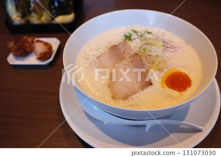 雞湯拉麵和炸物豪華套餐 雞湯拉麵和炸物豪華套餐 131073030