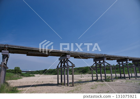 京都：從木津川寬闊的河岸眺望流水橋 6 131075921