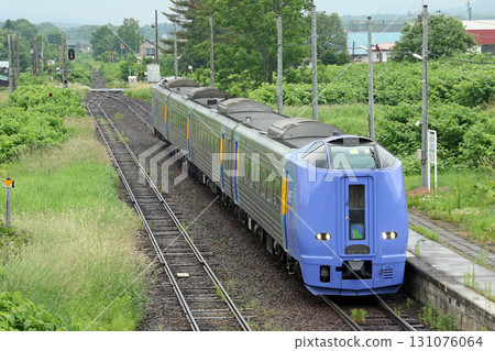 Limited Express Sarobetsu stopping at Bifuka Station Limited Express Sarobetsu Soya Main Line 131076064