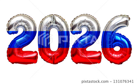 帶有俄羅斯國旗圖案的氣球，形狀為數字 2026。白色背景 131076341