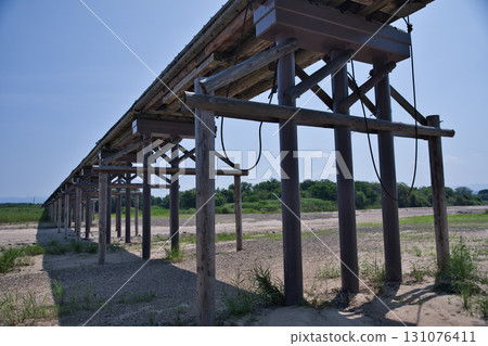 Kyoto: A floating bridge seen from the wide, dried-up riverbank of the Kizu River 2 Kyoto: A floating bridge seen from the wide, dried-up riverbank of the Kizu River 2 131076411