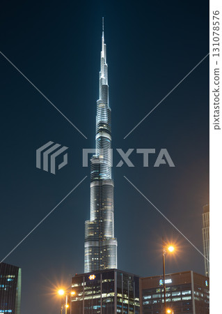 夜晚的哈利法塔 / 杜拜,阿拉伯聯合大公國 (UAE) 夜晚的哈利法塔 / 杜拜,阿拉伯聯合大公國 (UAE) 131078576
