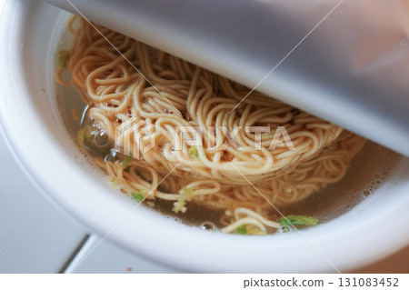 杯麵條麵條 杯麵條麵條 131083452