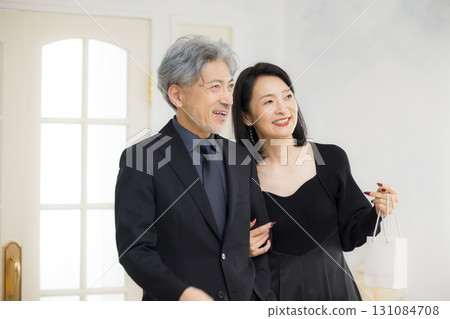 Image of a middle-aged couple dating 131084708