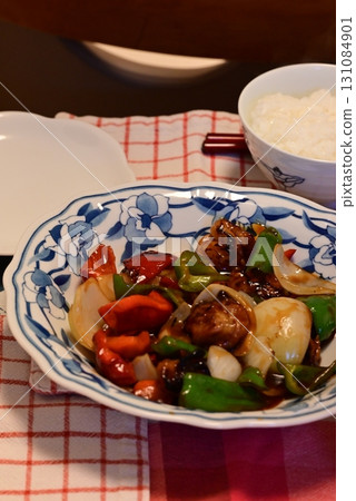 Delicious sweet and sour chicken 131084901