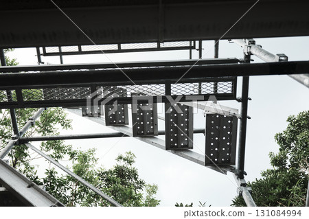 Scaffolding for exterior wall construction Scaffolding for exterior wall construction 131084994