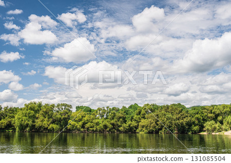 淀川風景:從左岸枚方市到右岸高槻市的景色,大阪府 淀川風景:從左岸枚方市到右岸高槻市的景色,大阪府 131085504