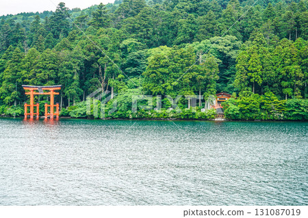 蘆之湖：從觀光船上欣賞箱根神社的“和平鳥居” 131087019