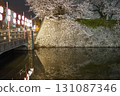 櫻花盛開，城牆和橋樑燈火輝煌 131087346