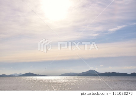 從岡山縣六島望去的瀨戶內海 從岡山縣六島望去的瀨戶內海 131088273