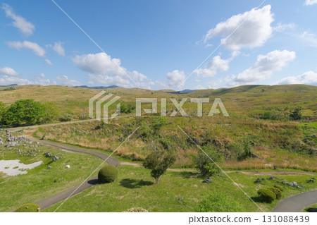 View from Akiyoshidai Karst Observatory: Akiyoshidai with dead grass remaining in the spring of 2025 131088439