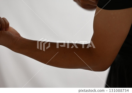 人們手牽手 131088734