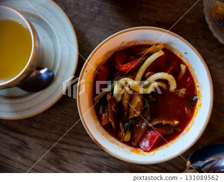 Traditional Laghman with pulled noodles, meat and vegetables 131089562