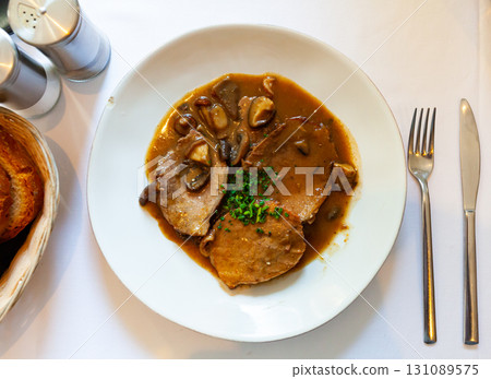 Beef bourguignon with mushrooms Beef bourguignon with mushrooms 131089575