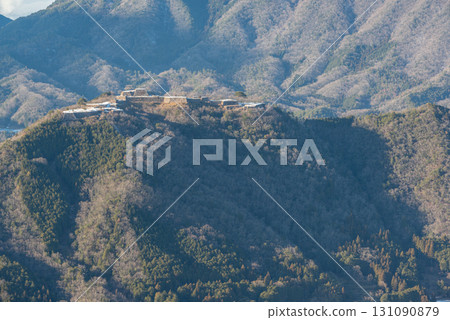 兵庫縣:傍晚時分從立雲峽眺望竹田城遺址 兵庫縣:傍晚時分從立雲峽眺望竹田城遺址 131090879