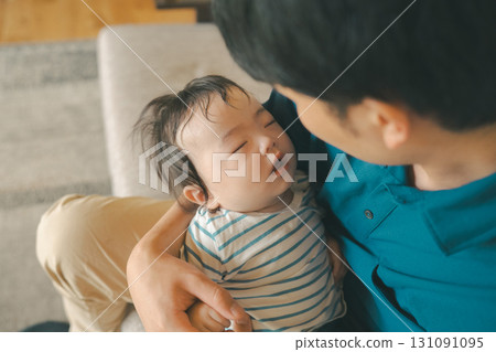 baby, infant, a cuddle 131091095