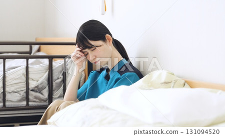 亞洲護理人員因護理工作而疲憊不堪 131094520