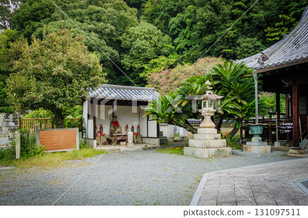 A temple adjacent to Takehara's old townscape A temple adjacent to Takehara's old townscape 131097511