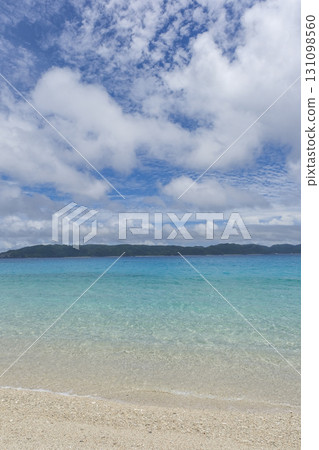 從古座間味海灘眺望渡嘉敷島 從古座間味海灘眺望渡嘉敷島 131098560