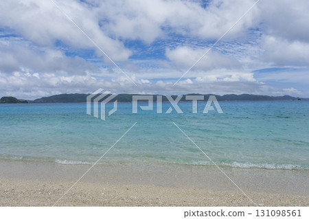 從古座間味海灘眺望渡嘉敷島 131098561