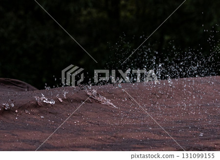 水滴 131099155