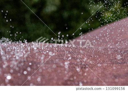 水滴 131099156
