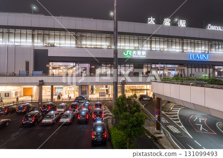 《埼玉縣》大宮車站前廣場,城市夜景 《埼玉縣》大宮車站前廣場,城市夜景 131099493