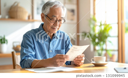 《AI影像》長者認真閱讀說明書 《AI影像》長者認真閱讀說明書 131099945