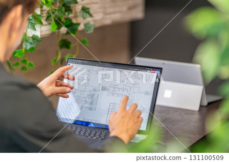 Semiconductor circuit diagram design: 2 people 131100509