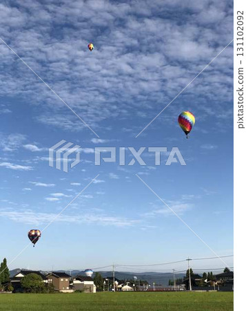 秋日天空中飄浮的氣球_04 秋日天空中飄浮的氣球_04 131102092