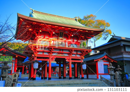 [兵庫縣]晴天時的生田神社塔門 131103111
