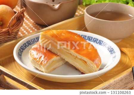 Delicious wife cake 131108263