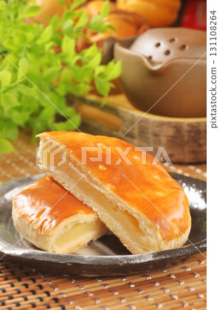Delicious wife cake Delicious wife cake 131108264