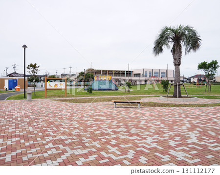 Gaura Seaside Park, a neighborhood park in the seaside area of Sodegaura Station 131112177