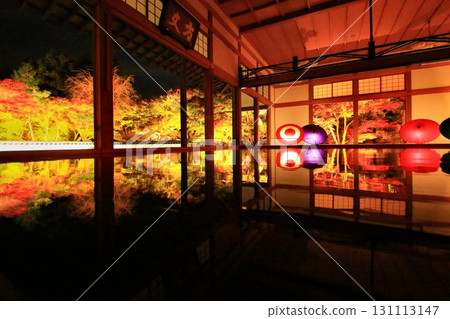 The beautifully mirrored floor... A spectacular autumn night view with autumn leaves reflected in it The beautifully mirrored floor... A spectacular autumn night view with autumn leaves reflected in it 131113147