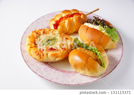 Side-dish bread, cooked bread Side-dish bread, cooked bread 131113371