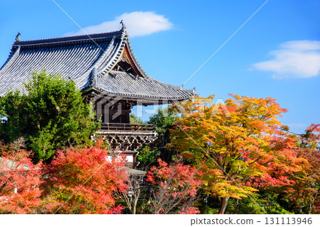 秋葉環繞的吉峰寺山門 131113946