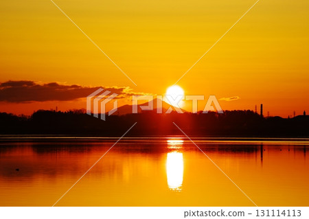 Sunrise and Mount Tsukuba / Watarase Retarding Basin Sunrise and Mount Tsukuba / Watarase Retarding Basin 131114113
