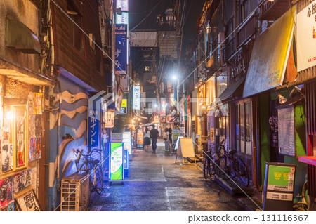 Tokyo: Kitasenju: A nostalgic alleyway bar district 131116367