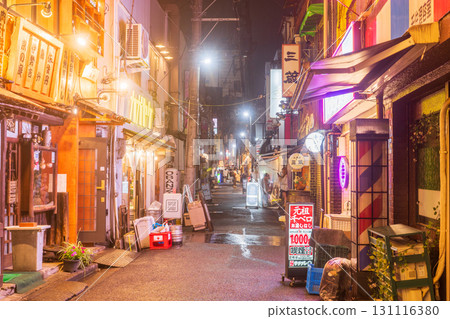 Tokyo: Kitasenju: A nostalgic alleyway bar district 131116380