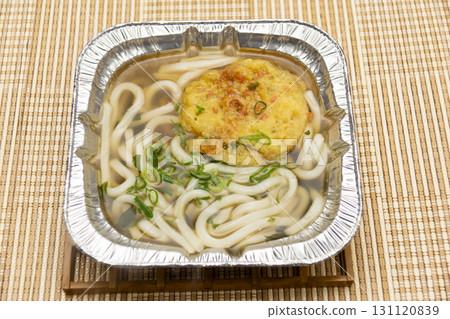 Nabeyaki udon and bamboo placemat Nabeyaki udon and bamboo placemat 131120839