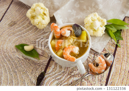 Bright Shrimp Broth with Vegetables and Fragrant Spices 131122336