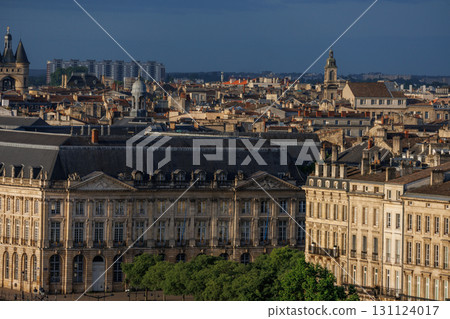 the city of bordeaux at the garonne river 131124017