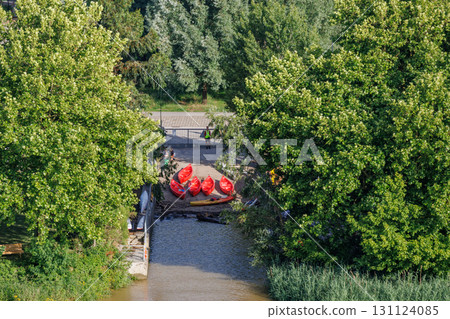 the city of bordeaux at the garonne river the city of bordeaux at the garonne river 131124085
