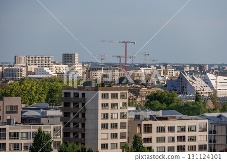 the city of bordeaux at the garonne river the city of bordeaux at the garonne river 131124101