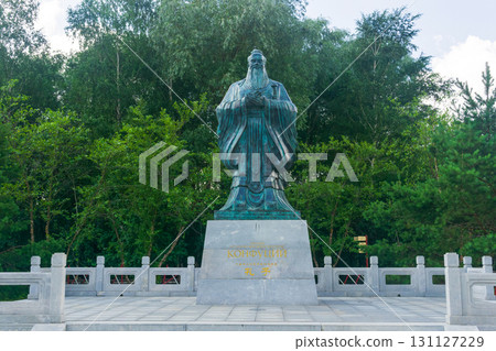 Confucius statue in Huaming Park Confucius statue in Huaming Park 131127229