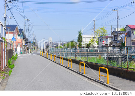 Along Kasai Irrigation Canal, Yashio City, Saitama Prefecture September 2025 131128094
