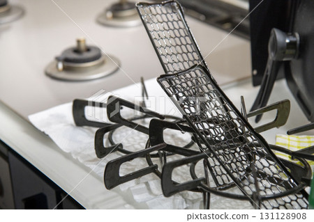 清潔廚房爐灶 清潔廚房爐灶 131128908