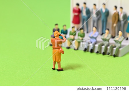 Business group photo New employee entrance ceremony 131129396