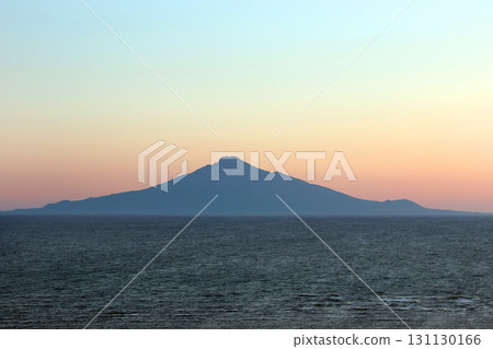 北海道北部的觀景點：從夕陽丘停車場眺望利尻島。夕陽丘停車場。利尻富士。 131130166
